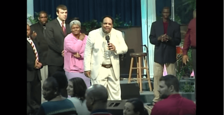 David E. Taylor – Woman is Healed from Blood Disease and Severe Pain at a Miracle Crusade